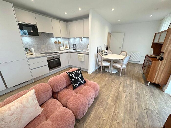 1 Bedroom Apartment To Rent In Medawar Drive, London, NW7