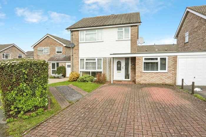 4 Bedroom Link Detached House For Sale In Hickling Drive, Bury St. Edmunds, Suffolk, IP33