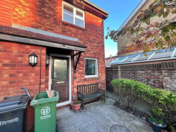 2 Bedroom End Of Terrace House To Rent In Lidiard Gardens, Southsea, PO4