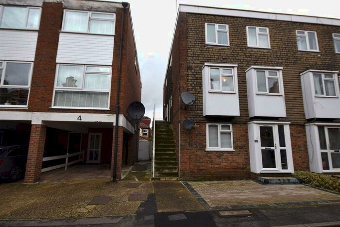 2 Bedroom Apartment To Rent In Drummond Road, GU1