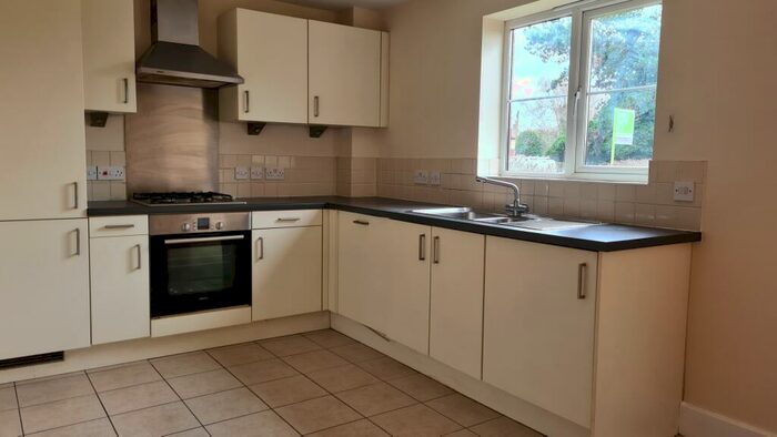 2 Bedroom Apartment To Rent In Bath Road, Maidenhead, SL6