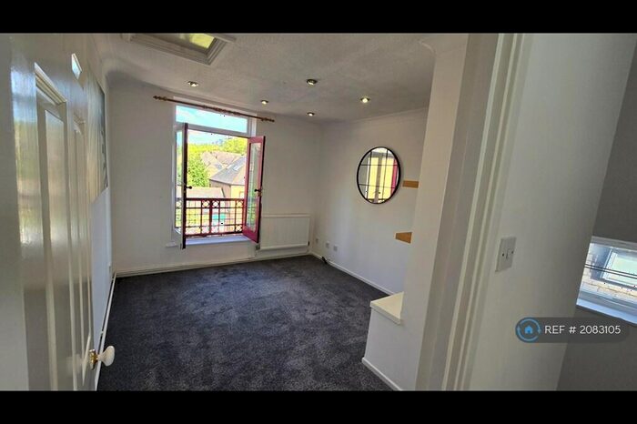 1 Bedroom End Of Terrace House To Rent In Trafalgar Close, London, SE16