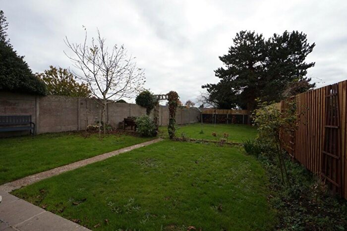 2 Bedroom Semi-Detached Bungalow For Sale In Greenhill Gardens, Minster, CT12