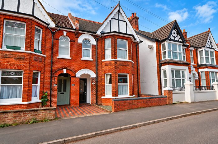 4 Bedroom Semi-Detached House For Sale In Western Avenue, Ashford, TN23