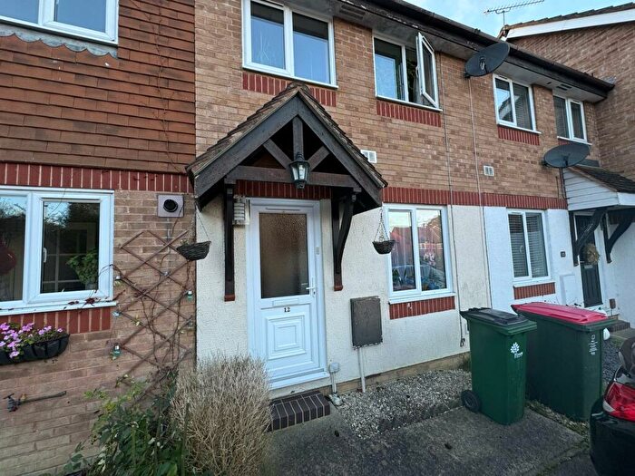 2 Bedroom House To Rent In Chetwood Road, Crawley, RH11