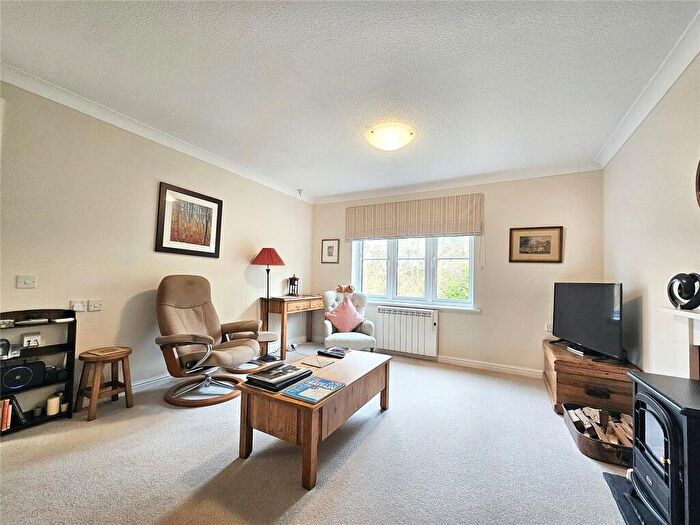2 Bedroom Apartment For Sale In Spring Meadows, Midhurst, West Sussex, GU29