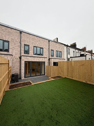 4 Bedroom Terraced House To Rent In Shelldale Road, Brighton, BN41