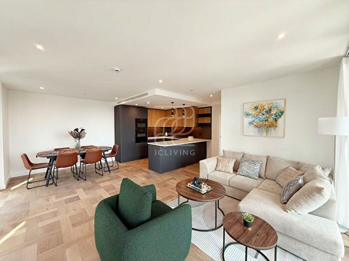 3 Bedroom Flat To Rent In London, E1W