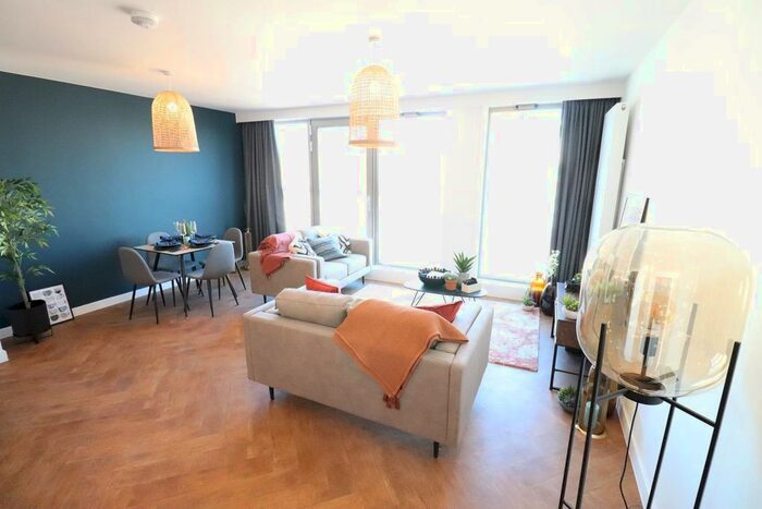 2 Bedroom Flat To Rent In Broadside, Oldham Road, Manchester, M4