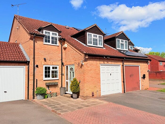 4 Bedroom Semi-Detached House For Sale In Margaret Close, Abbots Langley, WD5