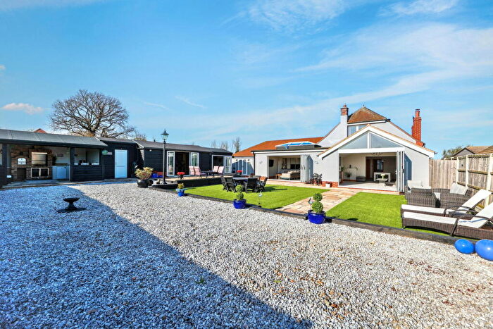 4 Bedroom Detached House For Sale In Sladburys Lane, Clacton-on-sea, CO15