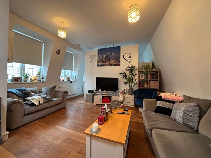 1 Bedroom Studio To Rent In East Street, Tonbridge, TN9