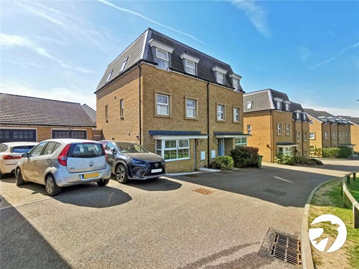 4 Bedroom Detached House To Rent In Richmond Lane, Dartford, Kent, DA1