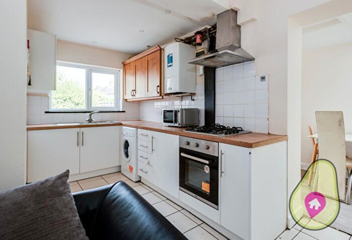 6 Bedroom Semi-Detached House To Rent In Cricket Road, Oxford, OX4