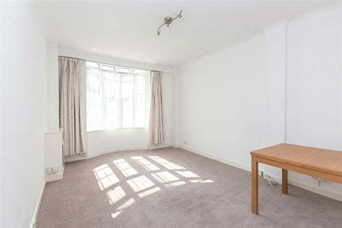 1 Bedroom Flat To Rent In Grove End Gardens, Grove End Road, NW8
