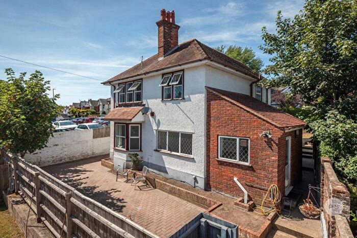 4 Bedroom Detached House For Sale In Bournemouth Road, Lower Parkstone, Poole, BH14