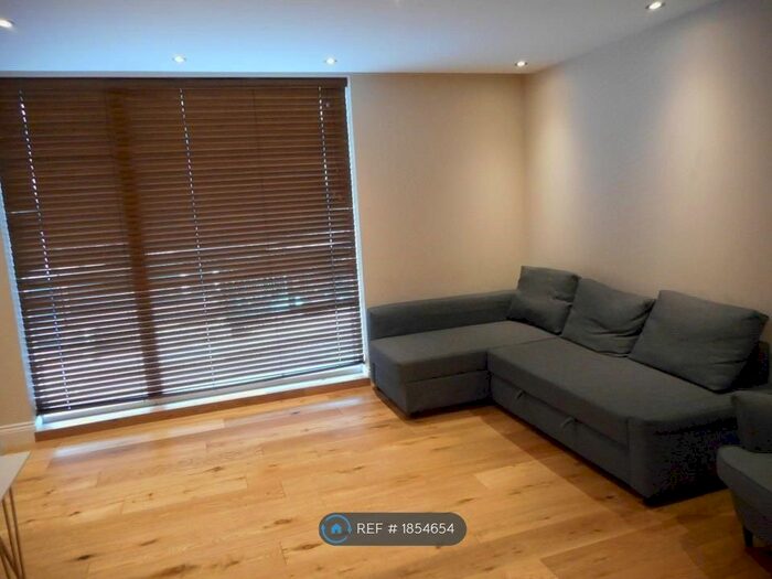 3 Bedroom Flat To Rent In Ferdinand Street, London, NW1