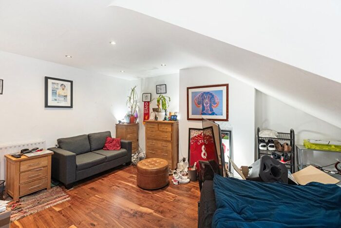 1 Bedroom Flat For Sale In Alderbrook Road, Clapham, SW12