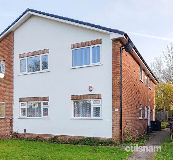 2 Bedroom Maisonette For Sale In Hickory Drive, Edgbaston, West Midlands, B17