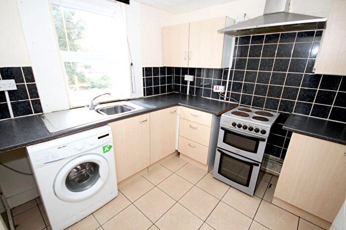 1 Bedroom Flat To Rent In Canterbury Street, Gillingham, ME7