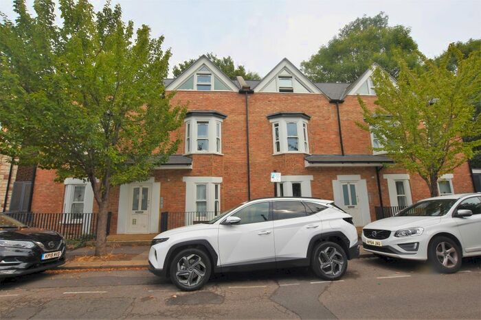 2 Bedroom Flat To Rent In Birstall Road, London, N15