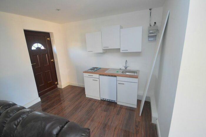 1 Bedroom Studio To Rent In Beehive Lane, Ilford, IG4