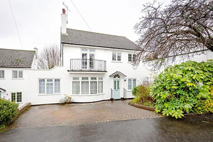 3 Bedroom House To Rent In Regency Close, Bishop`s Stortford, CM23