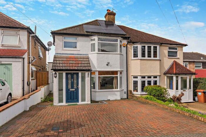 3 Bedroom Semi-Detached House To Rent In Vivian Close, Watford, WD19