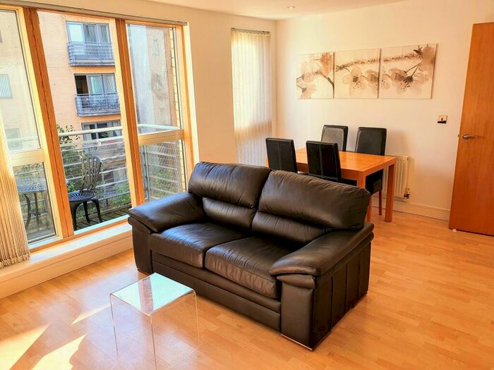 2 Bedroom Flat To Rent In Admiral Court, Brewery Wharf, Leeds, Uk, LS10