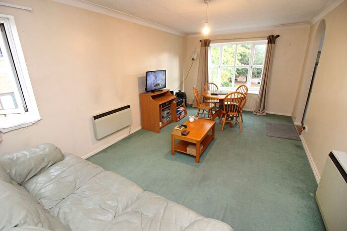 1 Bedroom Flat To Rent In Cedar Road, Sutton, SM2