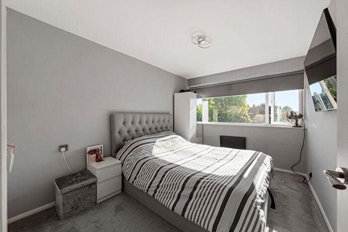 1 Bedroom Flat For Sale In Rectory Road, Beckenham, BR3