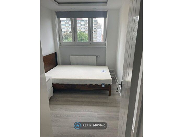 3 Bedroom Flat To Rent In Barnabas House, London, EC1V