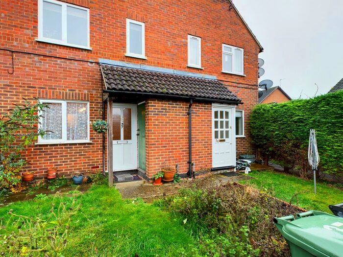 1 Bedroom Flat To Rent In Elderberry Bank, Lychpit, Basingstoke, RG24