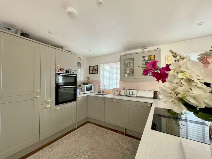 4 Bedroom Bungalow To Rent In Magdalen Green, Thaxted, Dunmow, CM6