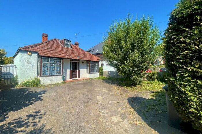 3 Bedroom Bungalow To Rent In Slough Road, Datchet, Slough, SL3