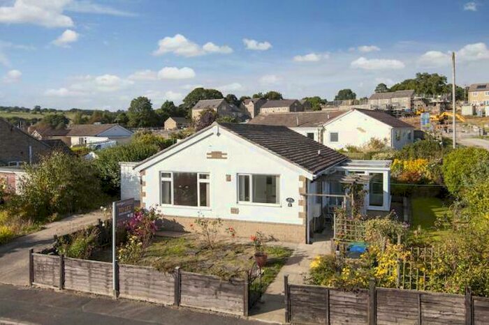 2 Bedroom Detached Bungalow To Rent In Craven Drive, Silsden, BD20