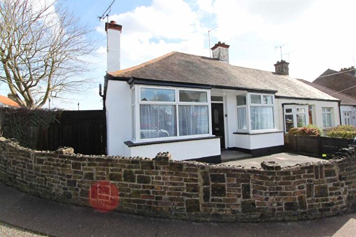 3 Bedroom Semi-Detached Bungalow To Rent In Lonsdale Road, Southend On Sea, SS2