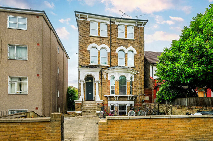 1 Bedroom Flat To Rent In Rookwood Road, Flat, Stamford Hill, N16