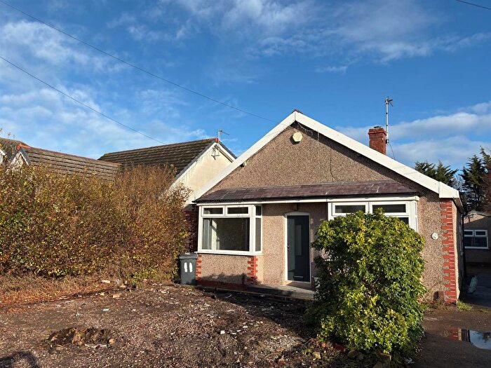 3 Bedroom Bungalow To Rent In Stuart Avenue, Wirral, CH46
