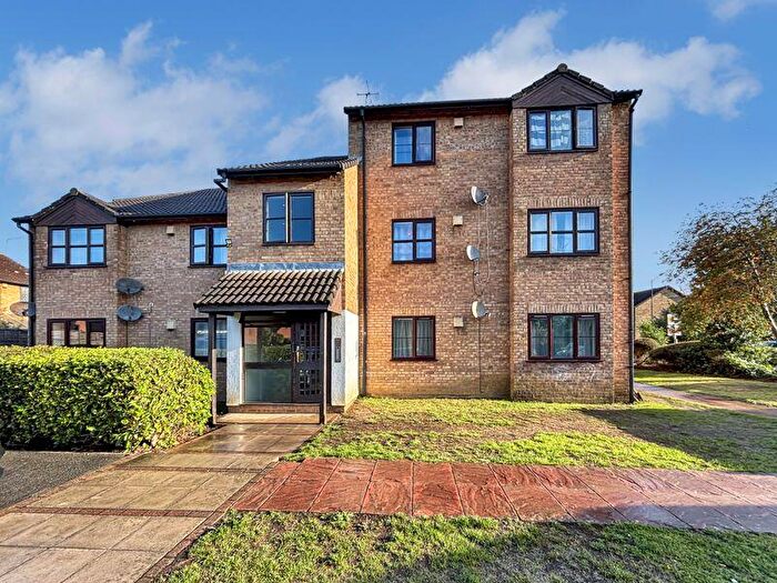 1 Bedroom Flat To Rent In Cooper Way, Slough, SL1