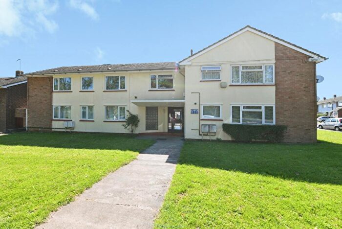 2 Bedroom Flat For Sale In Deanery Hill, Braintree, Essex, CM7