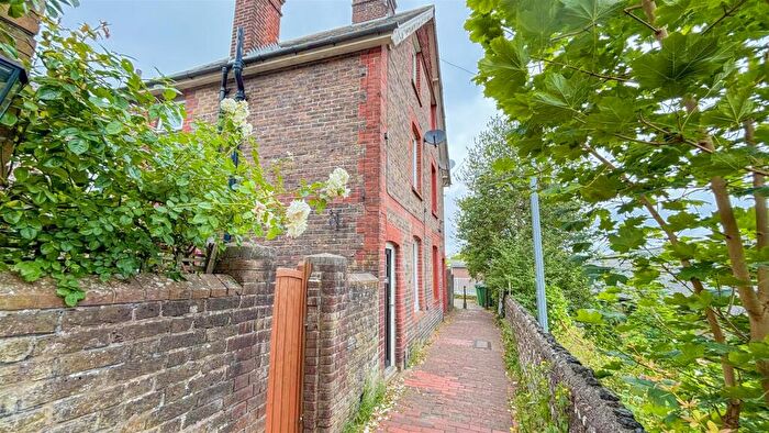 2 Bedroom Semi-Detached House To Rent In Green Wall, Lewes, BN7