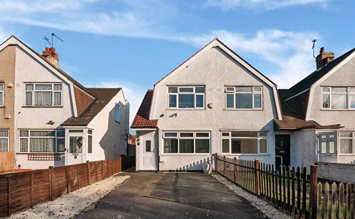 2 Bedroom End Of Terrace House For Sale In Bedwell Gardens, Hayes, UB3