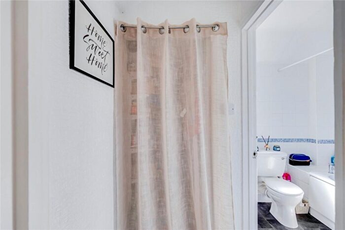 2 Bedroom Apartment For Sale In Seymour Street, Splott, CF24