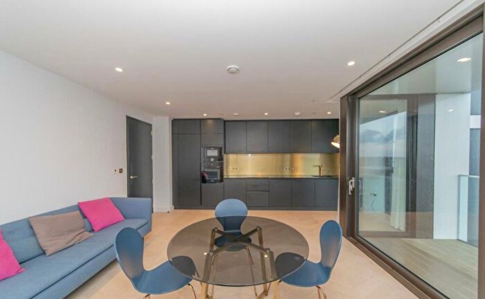 2 Bedroom Flat To Rent In Tidemill Square, Canary Wharf, SE10