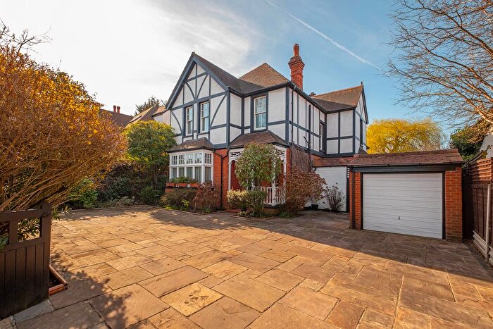 4 Bedroom Detached House For Sale In Malden Road, New Malden, KT3