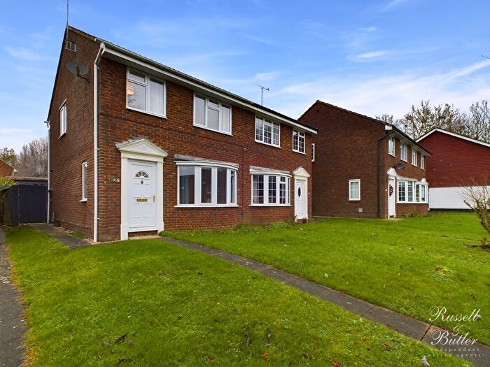 3 Bedroom Semi-Detached House To Rent In Greenway Walk, Buckingham, MK18