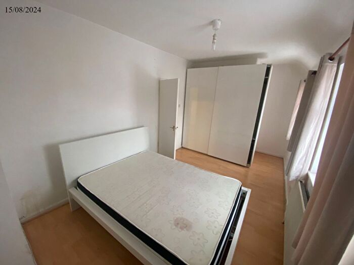 3 Bedroom Terraced House To Rent In Ford Road, Dagenham, Essex, RM9