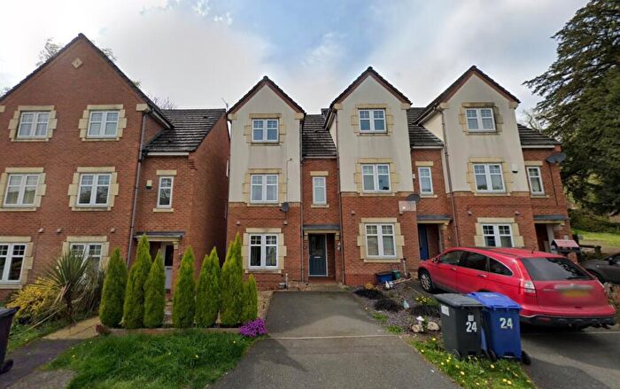 4 Bedroom Town House To Rent In Treacle Row, Silverdale, ST5
