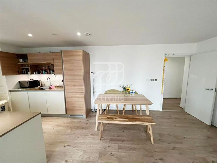 2 Bedroom Flat To Rent In Unex Tower, London, E15